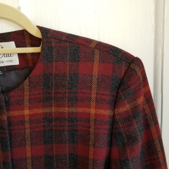 Le Suit Red & Black Plaid 4 Button Blazer - Picture 4 of 8